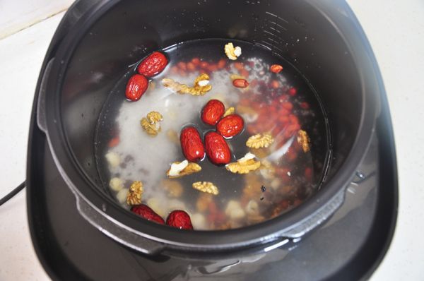 熬八宝粥放醋是不是熬得烂一点,熬八宝粥要放盐吗