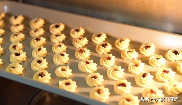 百吃不腻的蔓越莓曲奇教程,超级好吃的蔓越莓饼干教程