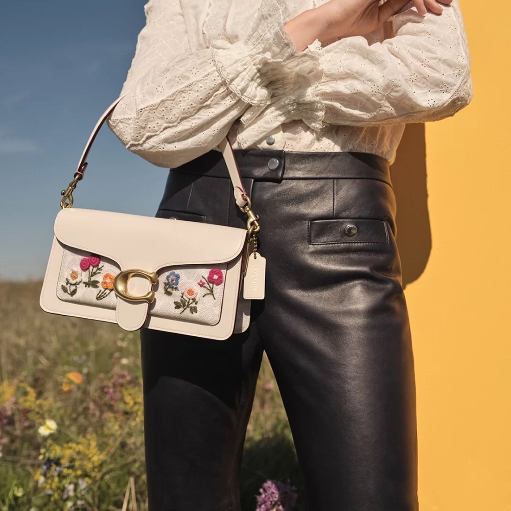 大家会买蔻驰几年前的包吗,几百块钱能买到蔻驰真包吗