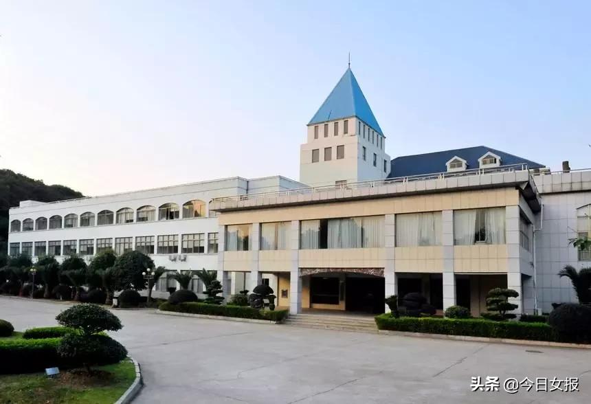 湖南首例新冠肺炎确诊病人治疗过程直击:定点收治医院女院长战疫一个月做了这些事