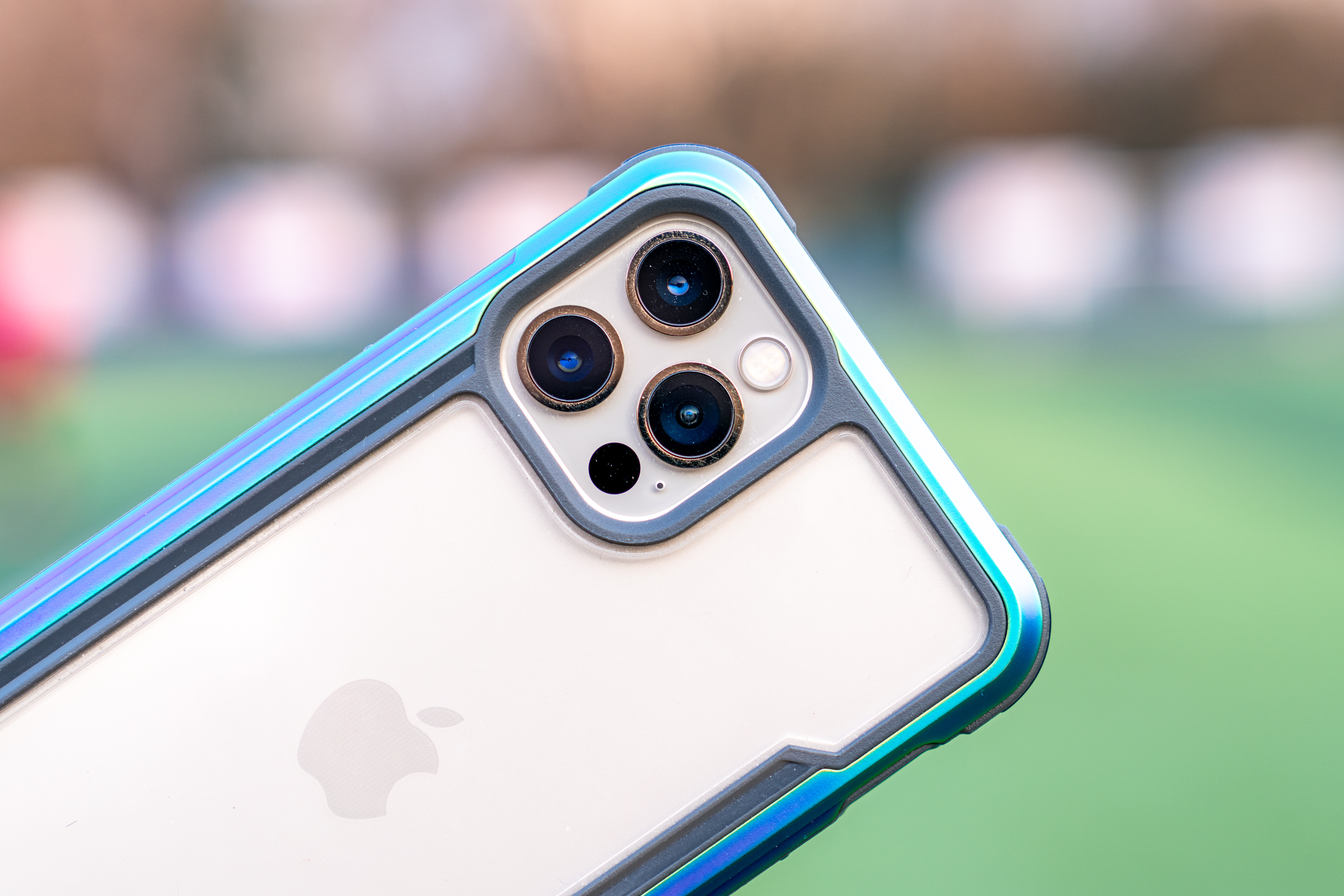 能让AppleCare+都赚不到钱的Defense决色小彩壳到底有多能摔？