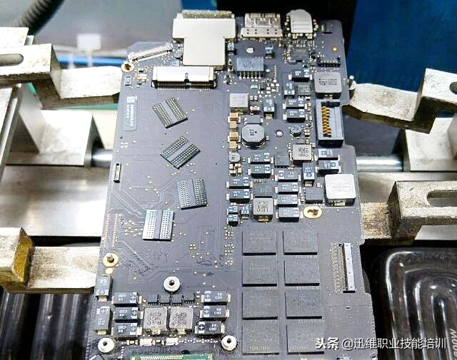 苹果电脑A1502摔后不定时关机？耗时3天曲折维修，差点赔千元