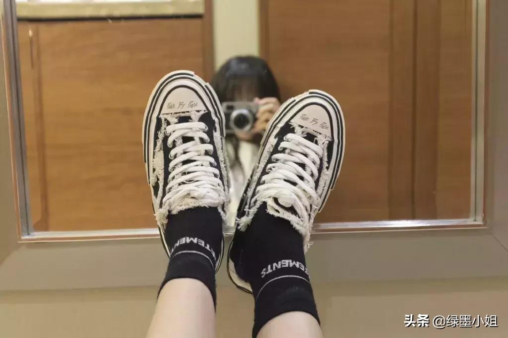 欧阳娜娜鞋子匡威同款,欧阳娜娜鞋子同款匡威