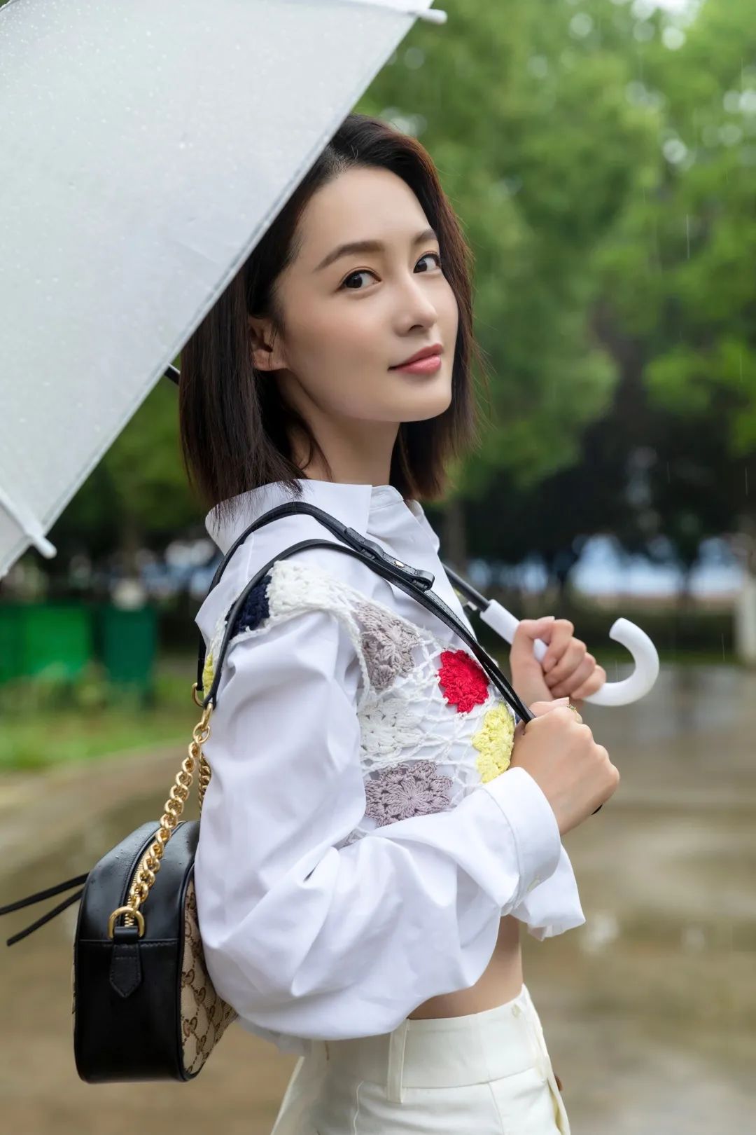 所有女生！帮你扒了10位女明星的*服私**，520照着穿就对啦