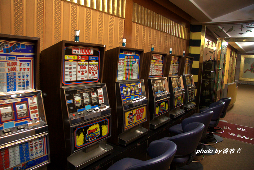 朝鲜夜晚商业街,朝鲜商业街