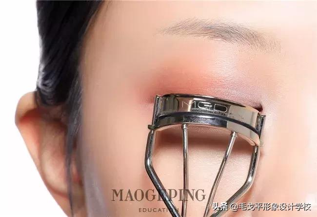 怎样画出大眼妆,如何画出精致眼妆