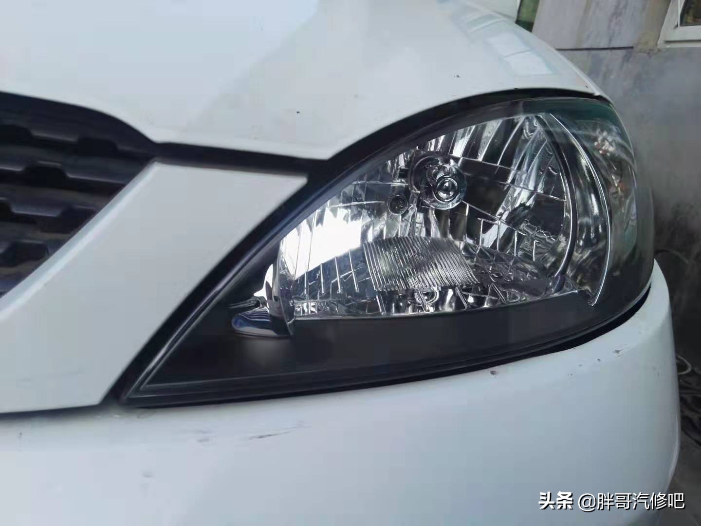 上海汽车大灯漏水去哪里修,大灯发黄了怎么处理