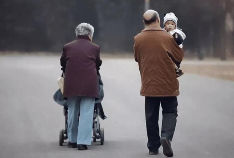 双职工二胎家庭如何安排生活,双职工生二胎的问题