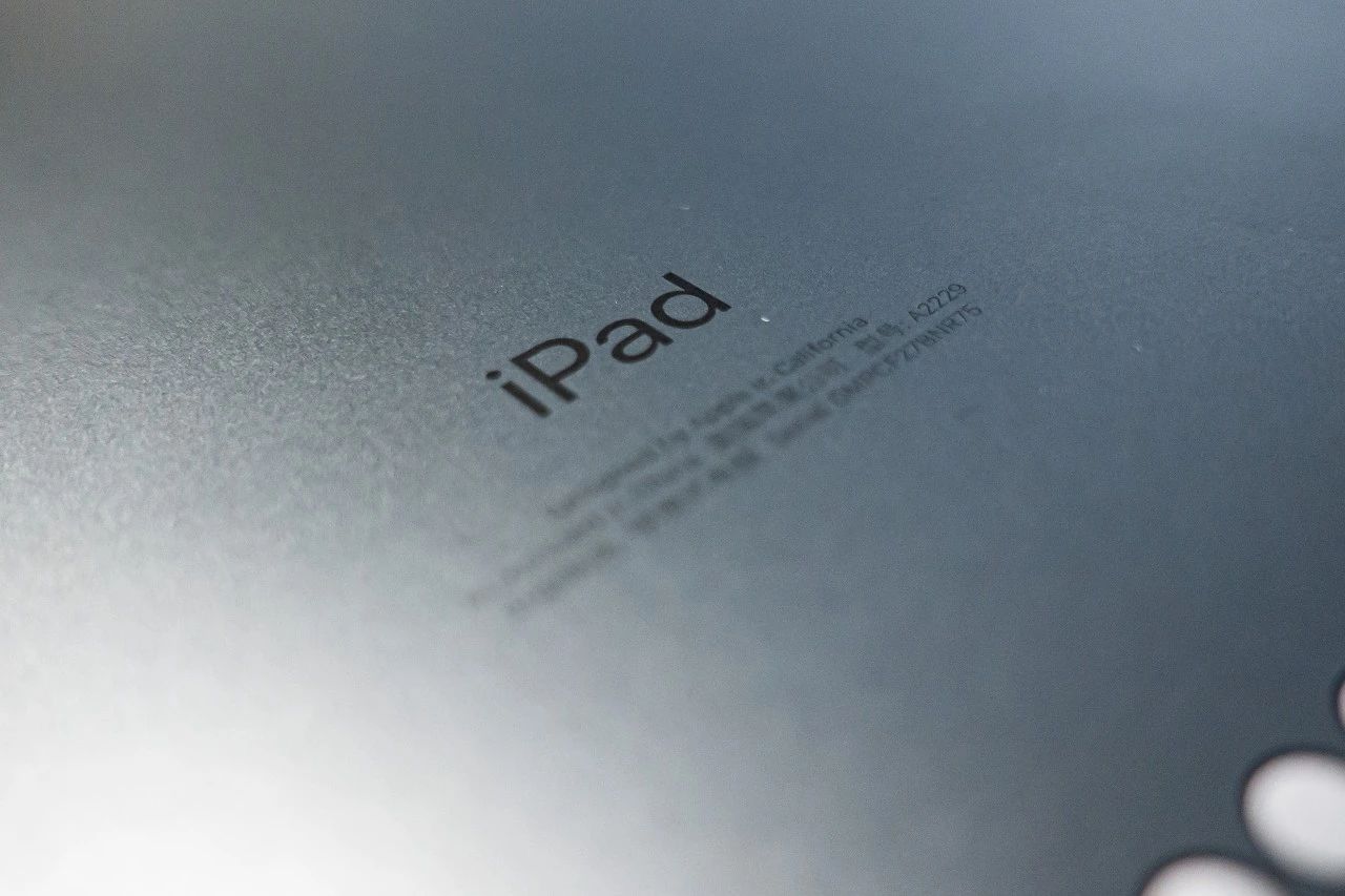 当iPad从重量和价格上追平了MBP，你需要这几个拒绝它的理由