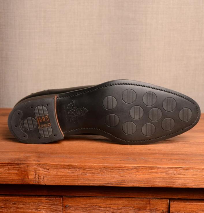 在秋冬季初尝绅士靴？认准这两款，正闲场景轻松包办