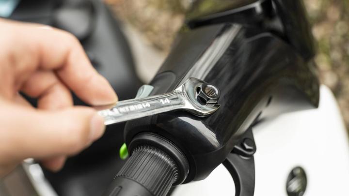 大灯炫酷有型,九号e100大灯效果