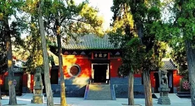 旅行社内部人员揭秘,旅行社吃住行全包陷阱