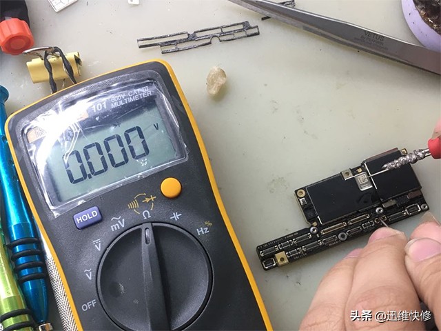 iphonex突然黑屏开不了机什么原因,iphonex突然黑屏了开不了机怎么办