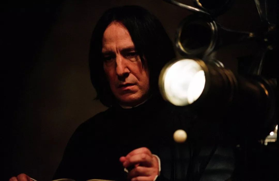 斯内普教授为什么叫艾伦,斯内普艾伦里克曼电影片段