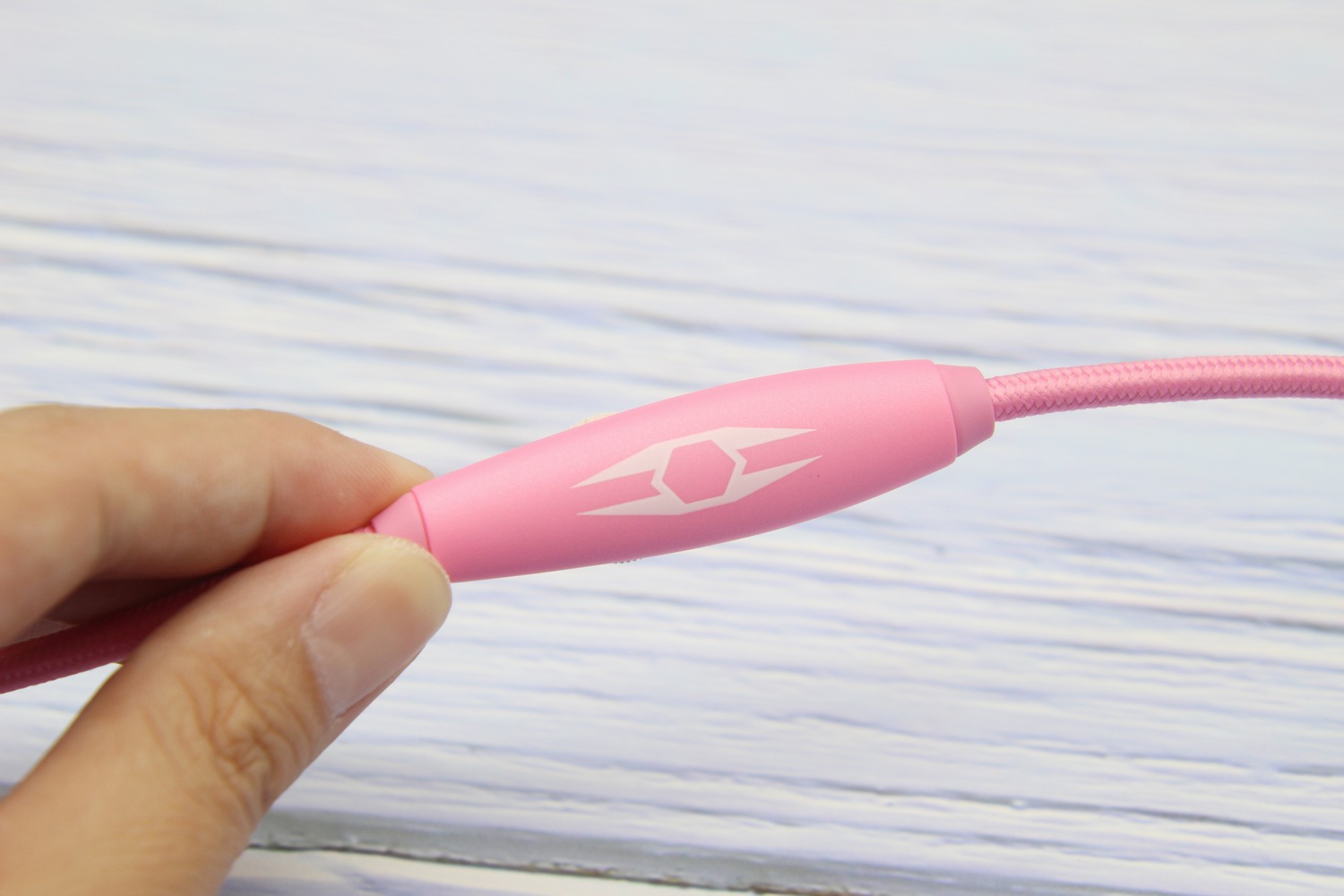 机甲风挂耳式电竞游戏耳机推荐,颜值好性能又好的游戏耳机