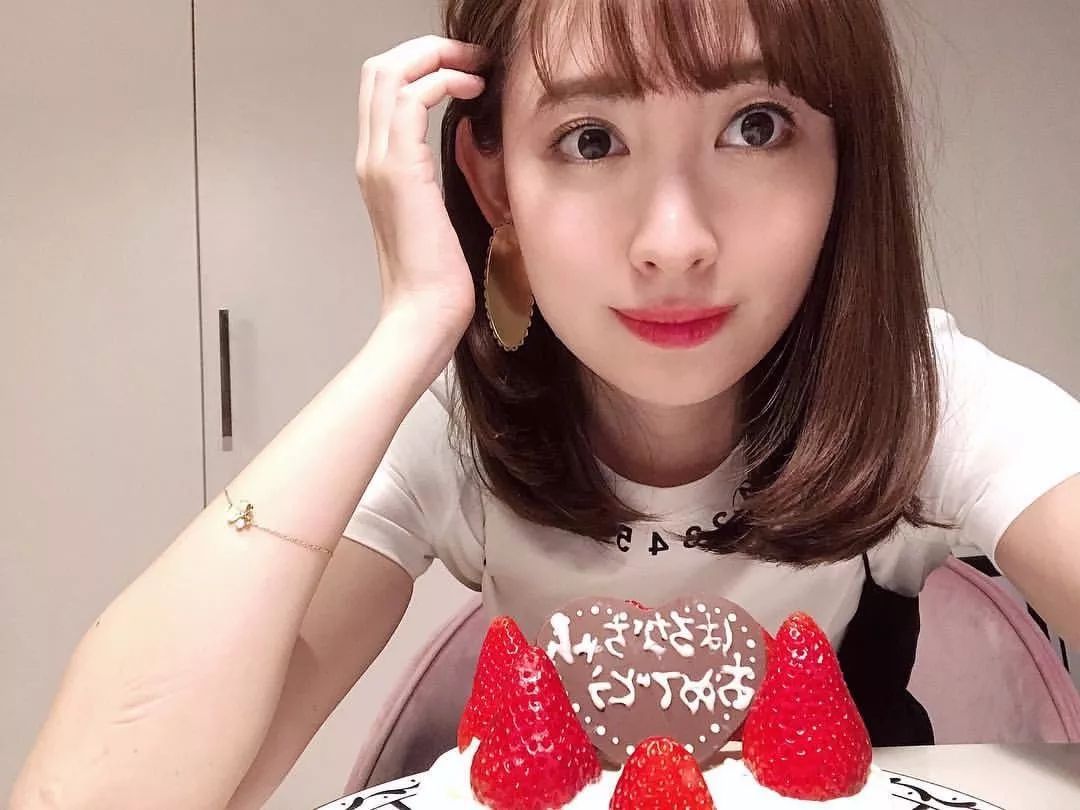 肤白貌美胸大腿长,她就是日本网友目前最爱的肉肉女孩