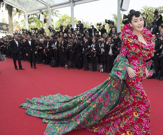 张馨予是不是娱乐圈最美的女明星,张馨予用一张照片成功迈进娱乐圈