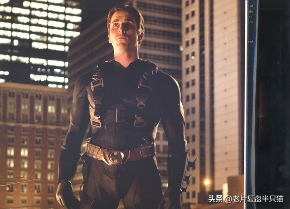 蝙蝠侠是怎么打败小丑的,蝙蝠侠为什么能成为超级英雄