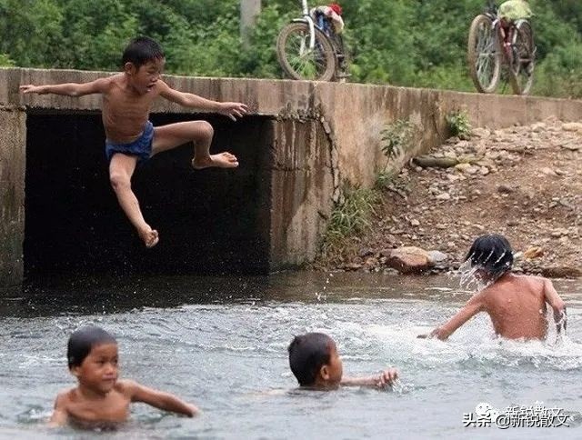 小时候有趣的事和糗事,小时候的糗事搞笑真人版