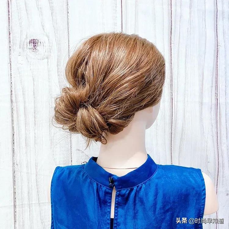 扎两个辫子怎么扎最简单,扎发发型简单又好看发量多