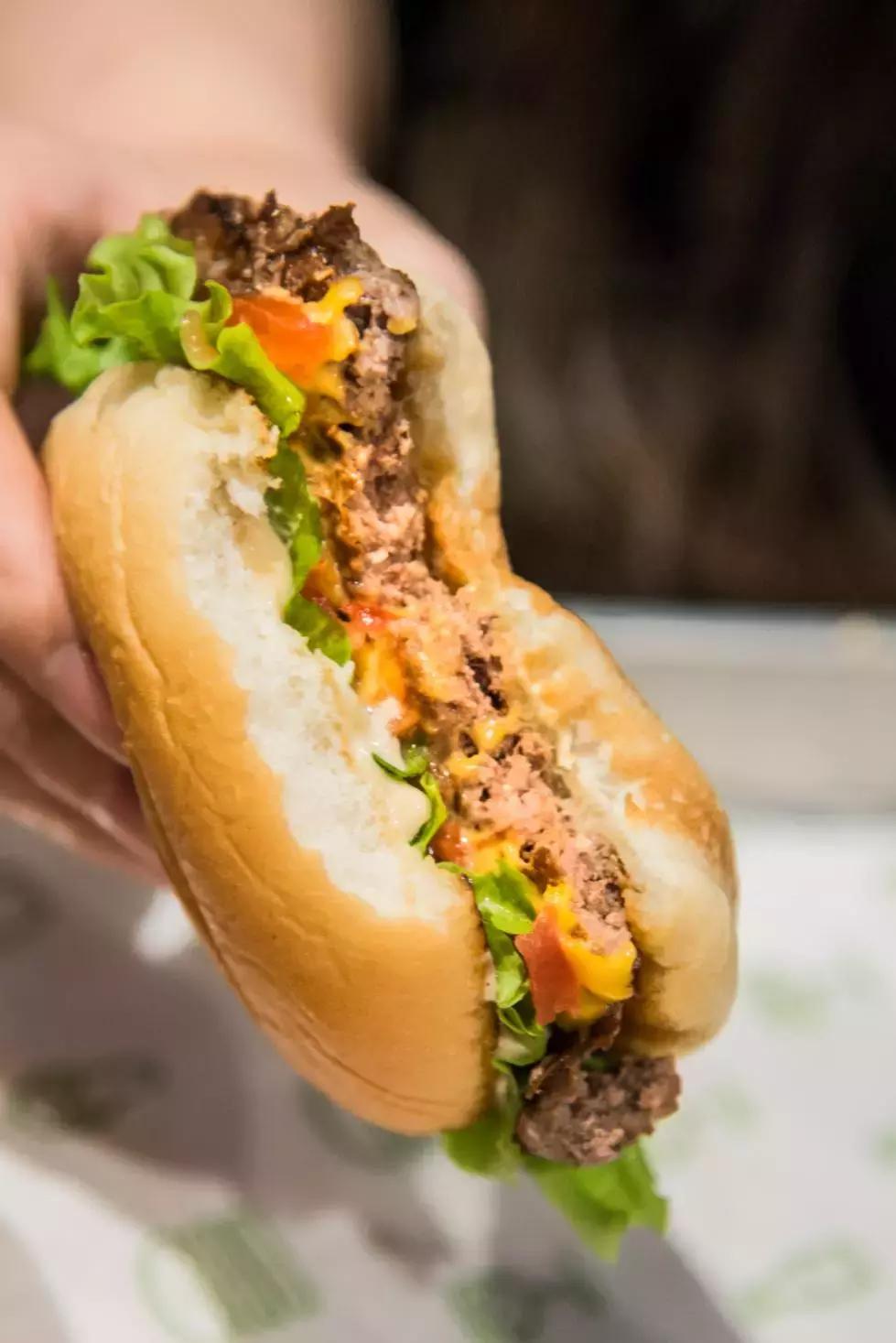 最正宗的纽约汉堡 (纽约神级汉堡在上海排队)