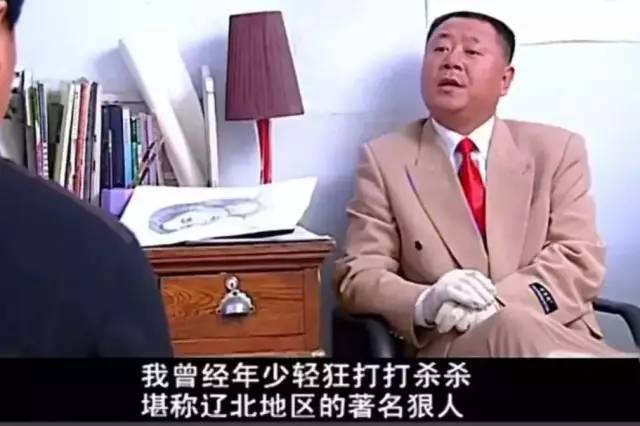 被嘲笑、被看不起的小人物,其实他背负着中国人身上浓浓的人情味