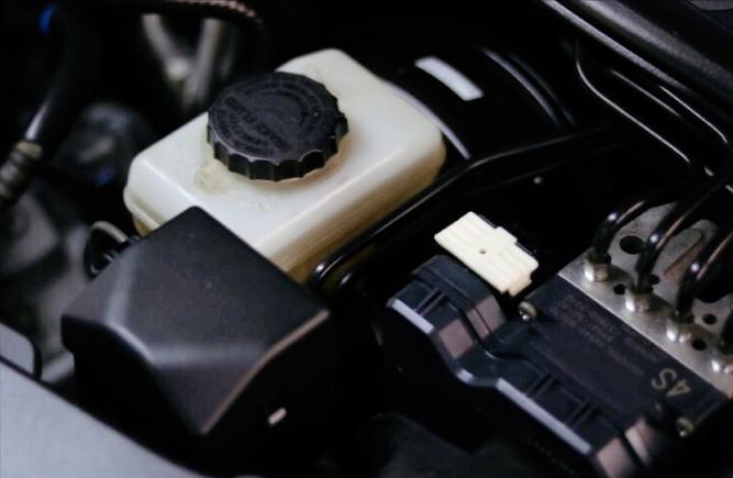 老车翻新：修复2005年凌志LS430，V8自吸大排量，一代神话再复活