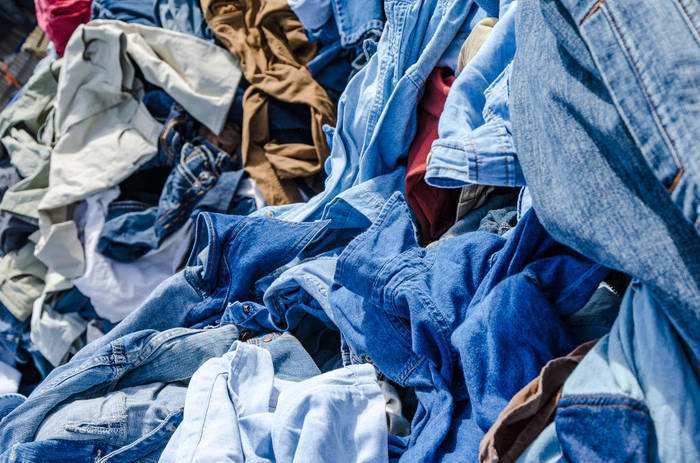 衣服上滴上84掉色怎么恢复原色,衣服变形怎么恢复