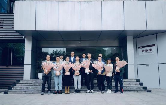 从成职院起飞的“弥雾机”终将抵达希望的果园