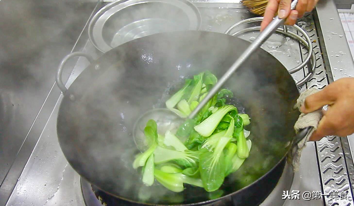 青菜怎么煮才脆绿,青菜怎么烧翠绿不出水