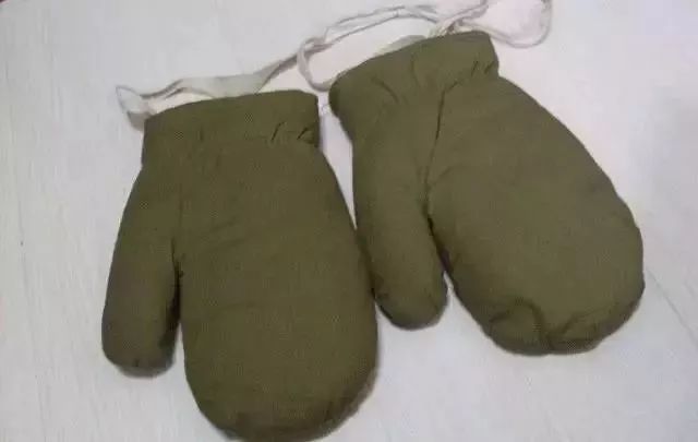 小时候没有暖气过冬视频,小时候没有空调的夏天都怎么过