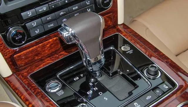 辉腾曾经的大哥,大众辉腾有多豪华