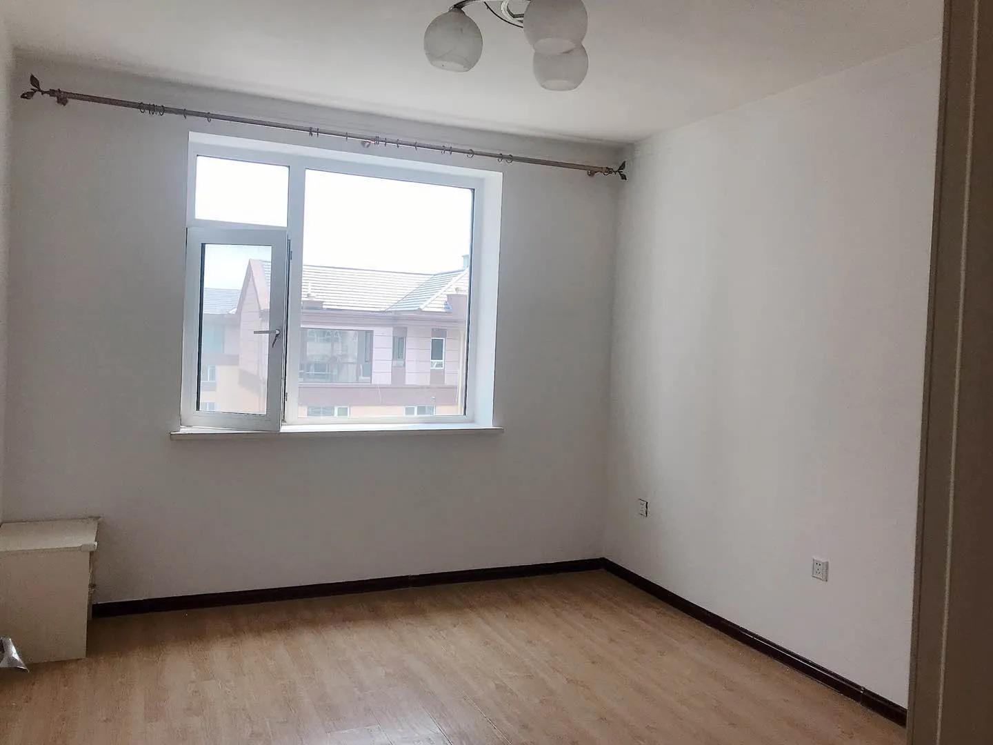 沈阳急出售一楼带院的房屋,沈阳自家房屋出售