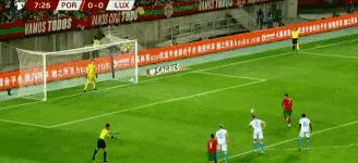 c罗狂刷纪录3球3场破门发文庆祝,c罗758球完整视频