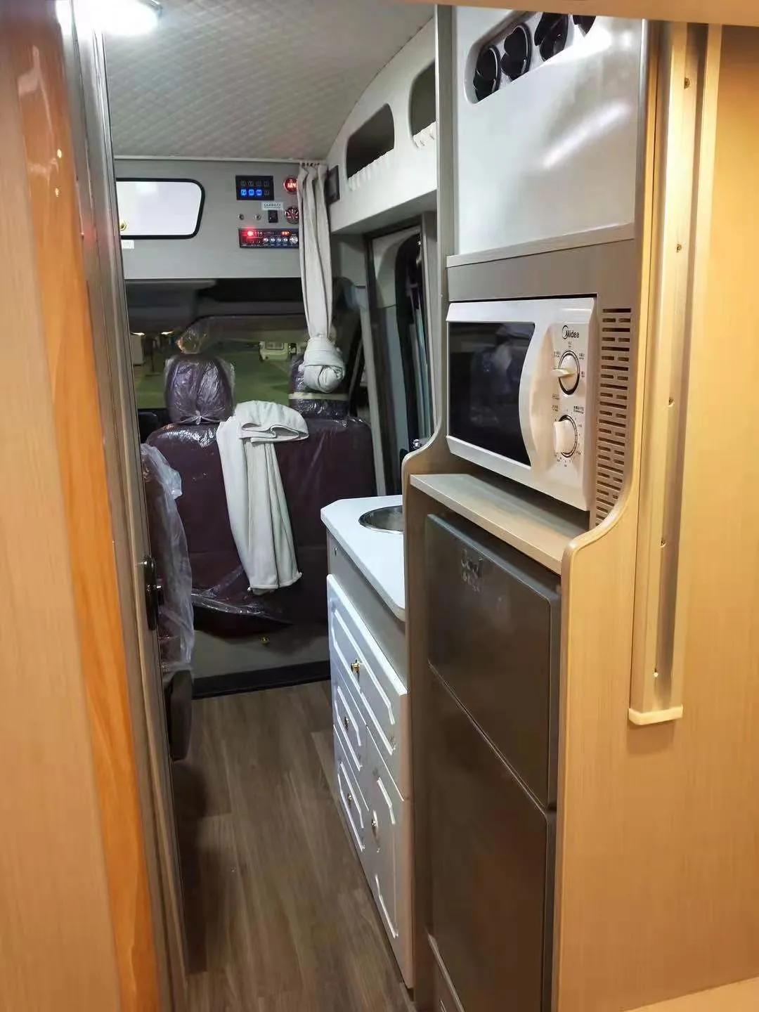 原厂大通v90房车六座六卧,国六上汽大通v90长轴高顶房车