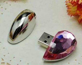 移动硬盘对比u盘哪个好,移动硬盘和u盘哪个适合长期存储