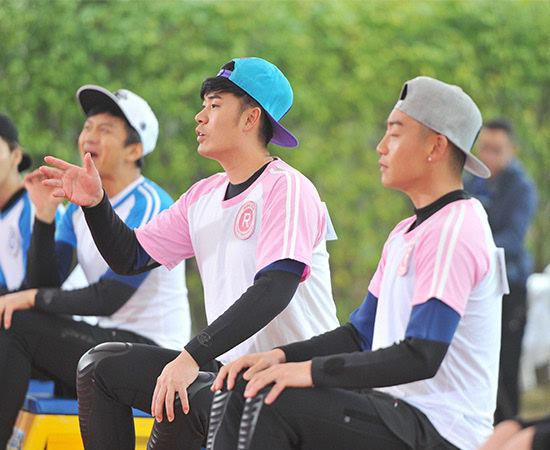 董洁离婚后和潘粤明谁过得好,董洁潘粤明离婚怎么判