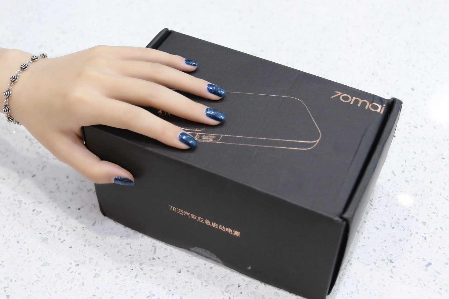 70迈汽车应急启动电源怎么使用,70迈汽车应急启动电源使用方法