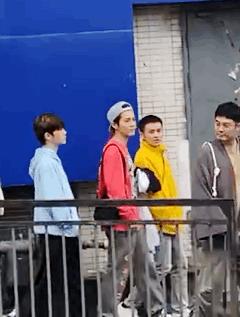 偶遇邓超陈赫鹿晗迪士尼,邓超鹿晗李晨综艺踢足球