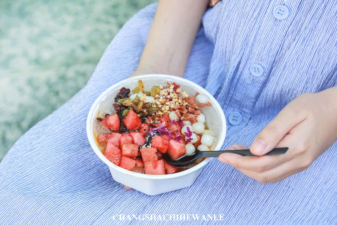 夏天必做必吃的美食冰镇西瓜,夏天最适合吃的西瓜美食