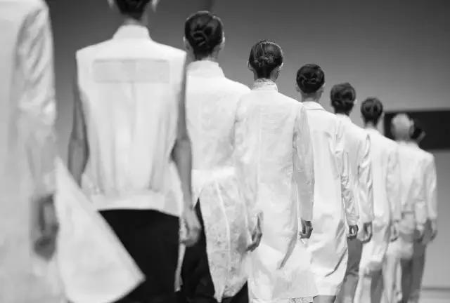 江南布衣和地素的对比,江南布衣和荷比俪哪个好