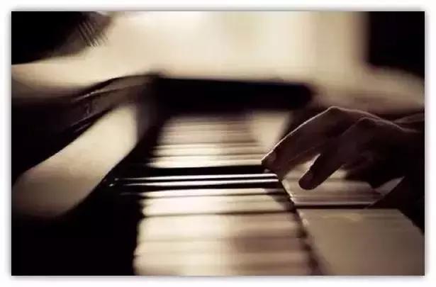 钢琴触键方式对于音色表现的影响,钢琴演奏的触键技巧与音色效果
