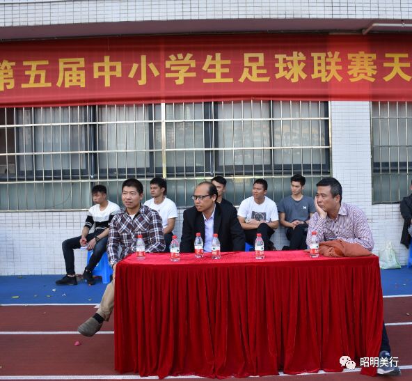 校园足球的“垦荒牛”，渔沙坦小学潘国洪校长的足球故事