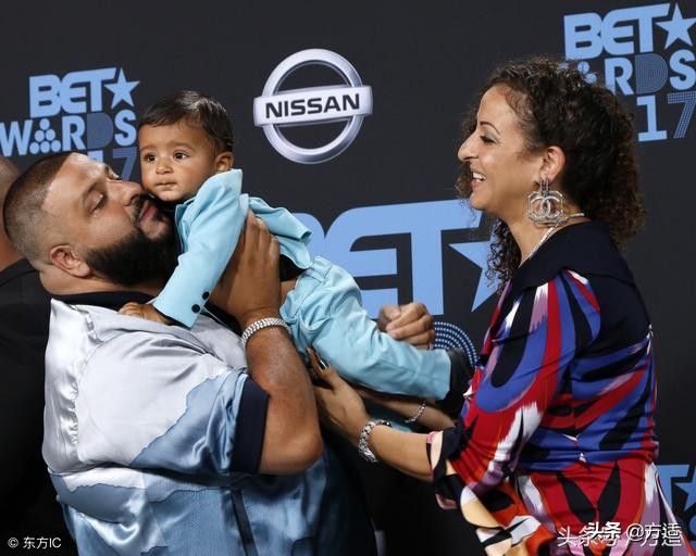 年收入4000万美元，他是福布斯排行榜上最赚钱的嘻哈制作人