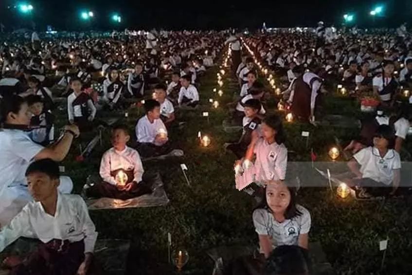 成千上万孔明灯视频,缅甸放飞孔明灯