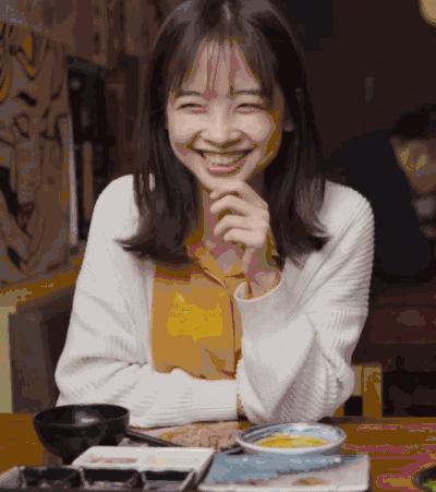 央视八位未结婚的女人,央视十大美女主持人轶事