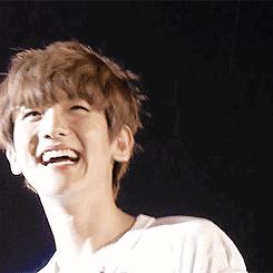 边伯贤做梦素材之你是个黏人精,exo盘点边伯贤这些年的神仙舞台