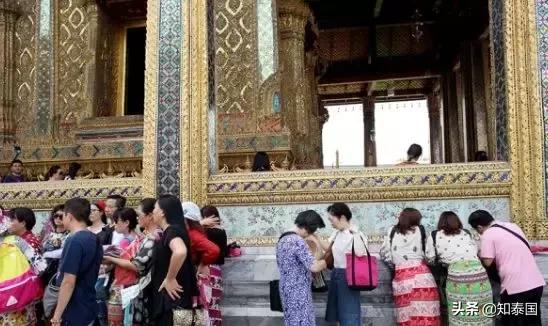 还有多少中国人，被商业化的泰国佛牌宰得“心甘情愿”？