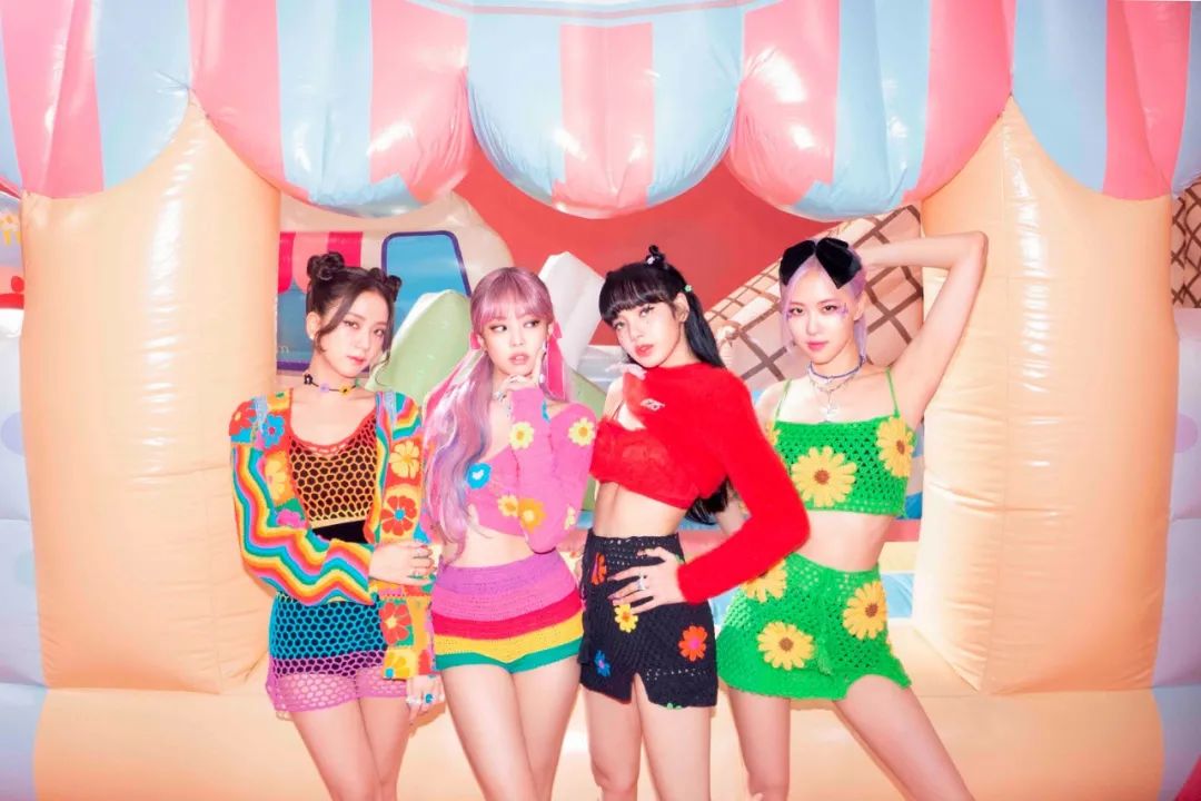 blackpink四人从黑暗中走出来,blackpink被黑得最惨的一年