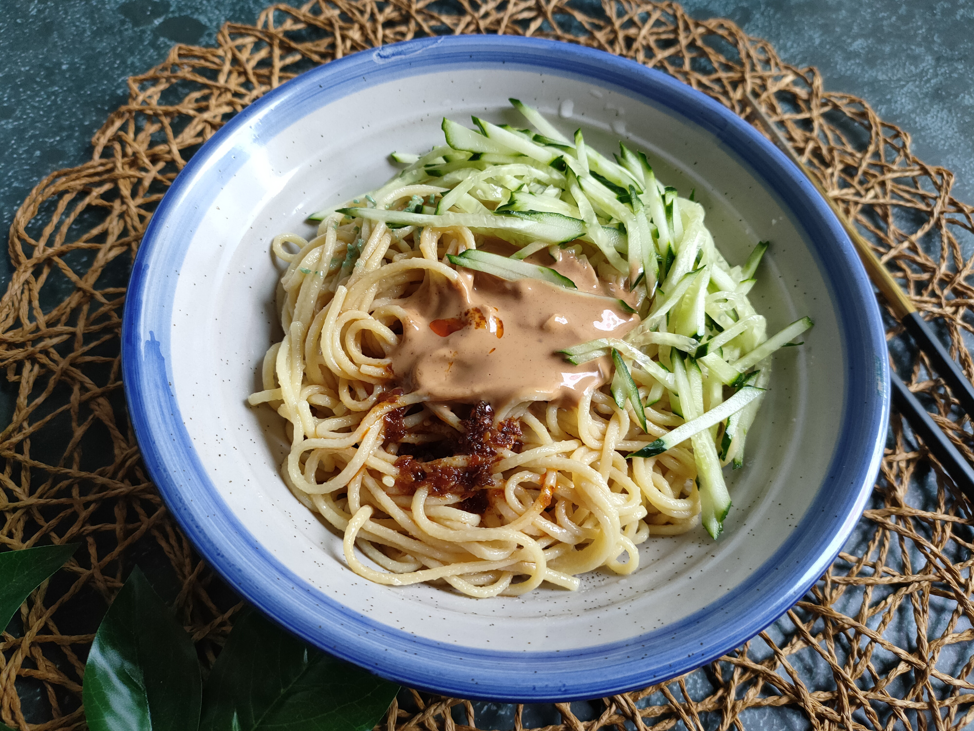 夏天凉面在家怎么做不粘,夏天做凉面的教程